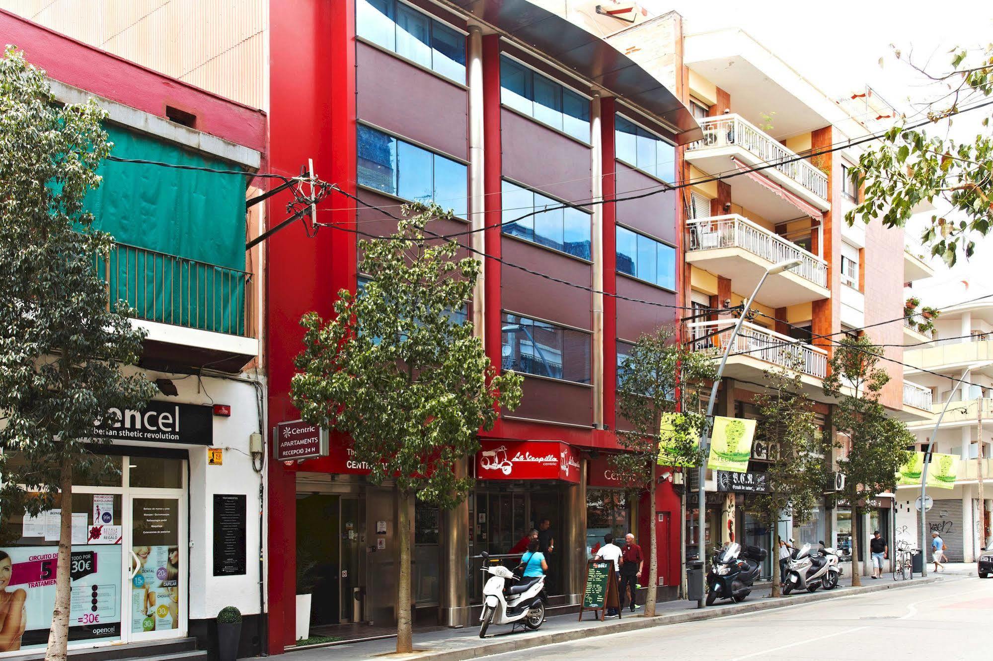 Ginosi Basics Centric Apartel Castelldefels Extérieur photo